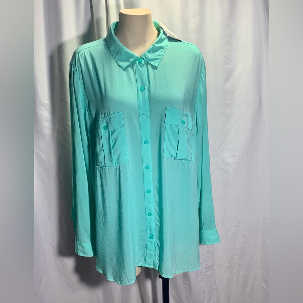 NWT light blouse